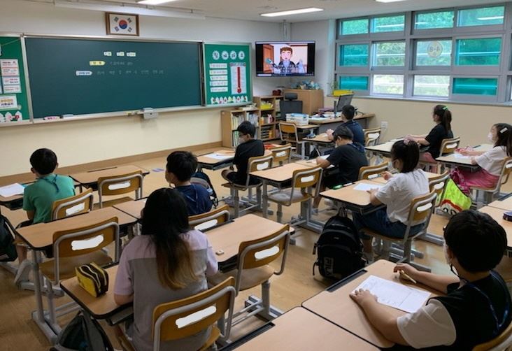 그림입니다.

원본 그림의 이름: 김해신명초, 재난대피훈련(수정).jpg

원본 그림의 크기: 가로 732pixel, 세로 502pixel